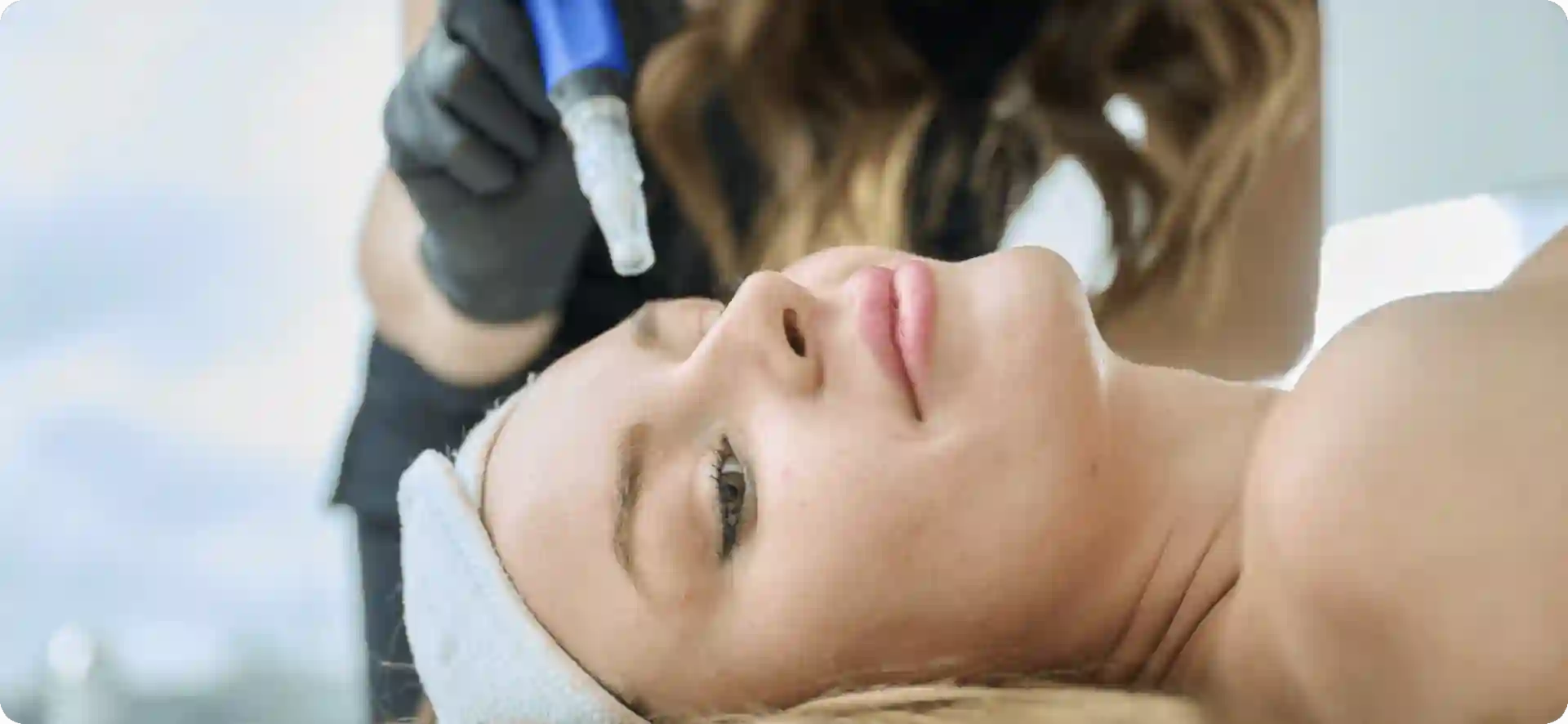 How Do Microneedles Trigger New Collagen and Elastin in Loose Skin Grimsby?